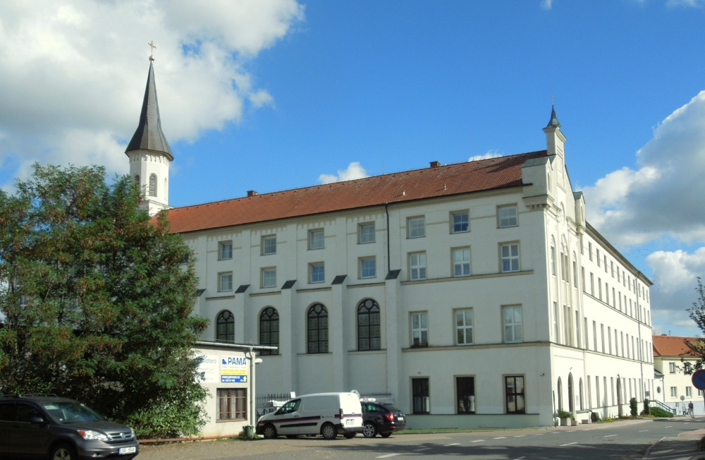 Klášter sv. Karla Boromejského v Řepích